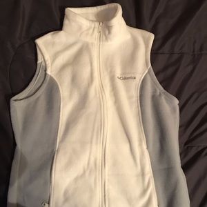 Columbia never worn L Vest